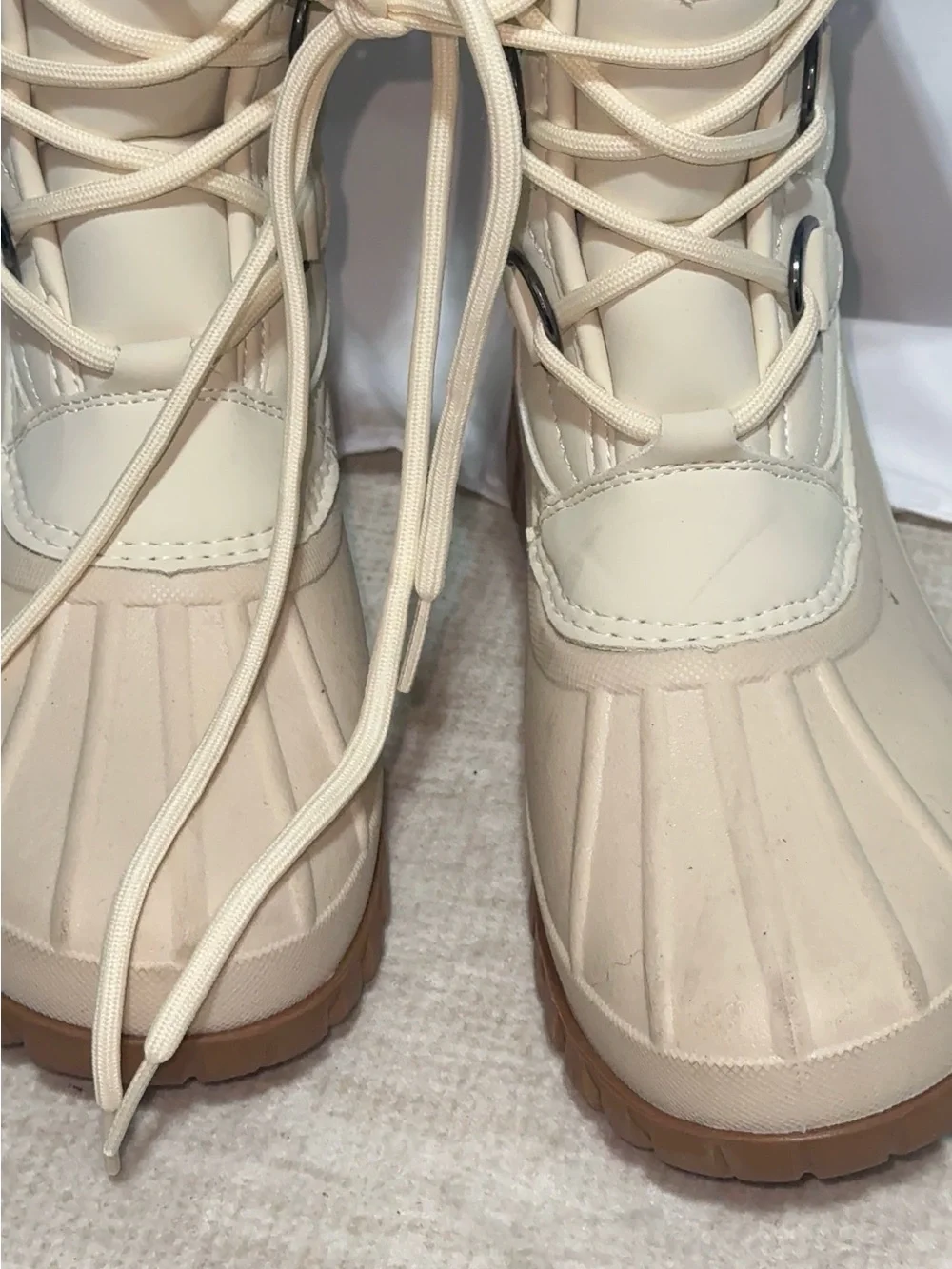Dream Pairs Cream Waterproof Faux Shearling Lined Duck Snow Boots Size 6
